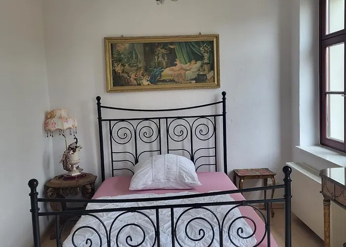 Im Herzen Der Historischen Altstadt Mit Elbblick Und Balkon